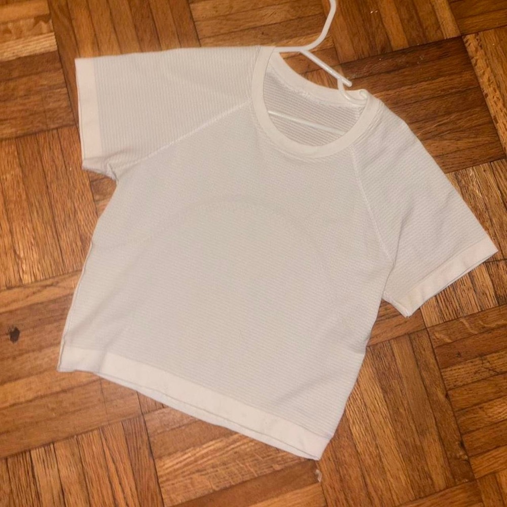 Swiftly tech short sleeve cropped tshirt white size 4 great condition